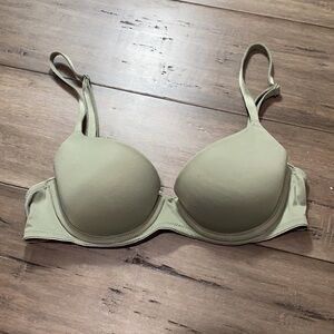 5 for $25 Pink Victoria's Secret wear everywhere lightly lined bra olive‎ green